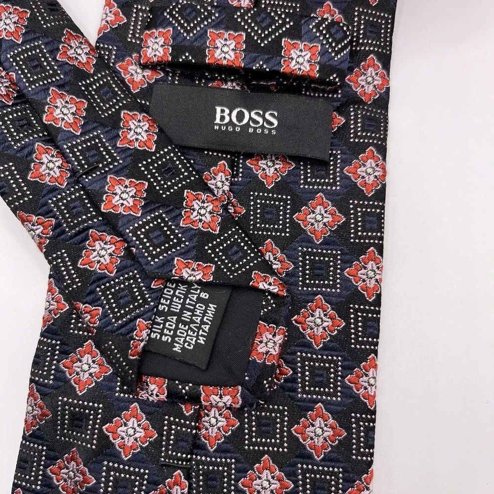 HUGO BOSS MEN'S TIE‎ 100% SILK GEOMETRIC MADE IN  ITALY